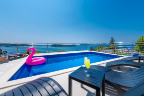 Pool Deck Comfort Apartment